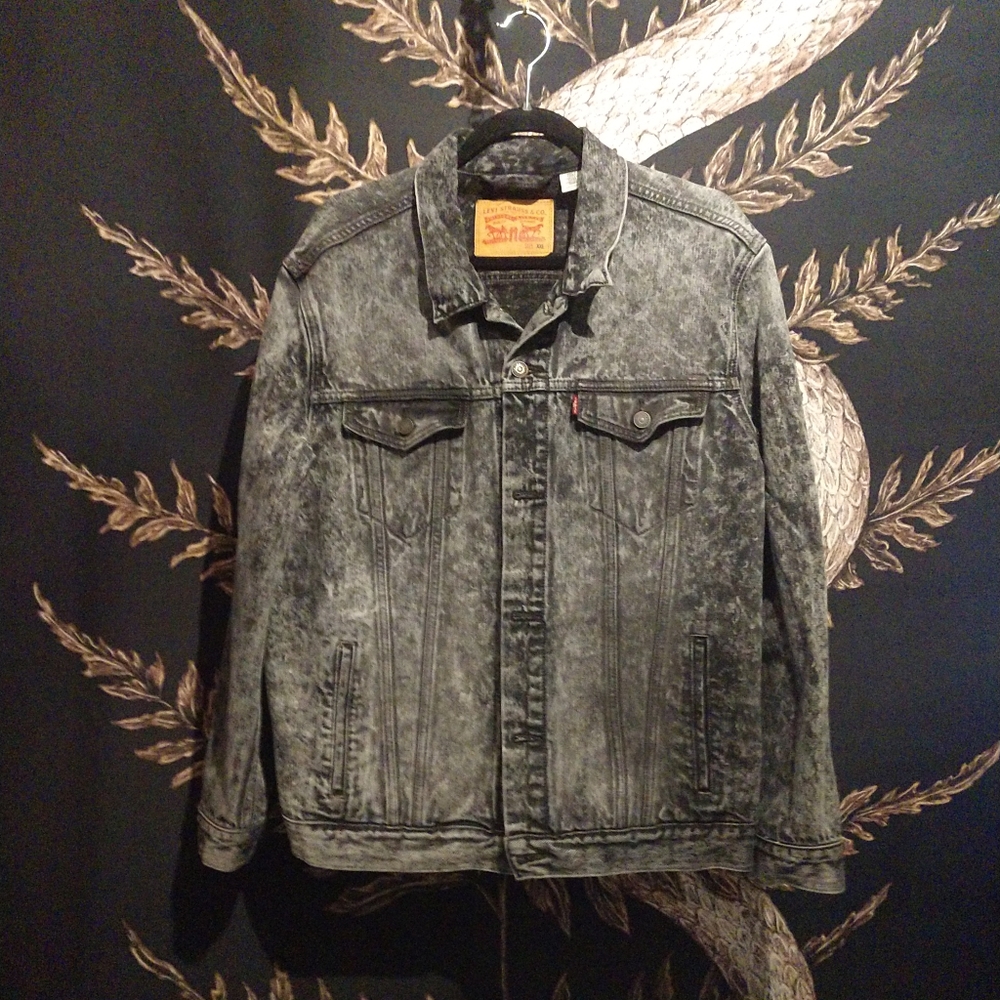 Levi's distressed wash denim jacket